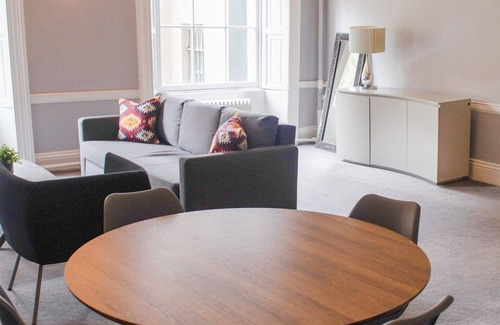 City Centre Dublin Apartment | Leevin Studios