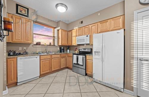 Gulfport House | Legacy Tower Two 609