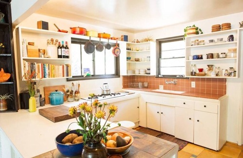 Laurel Canyon Cabin | Legendary Laurel Canyon 2BR/2BA Cabin with WIFI, A/C, Music Studio
