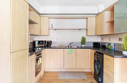 Welford Apartment | Leicester1BR-WiFi-ModernApt-Kitchen-Sleeps2