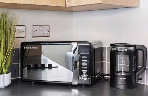 Welford Apartment | Leicester1BR-WiFi-ModernApt-Kitchen-Sleeps2