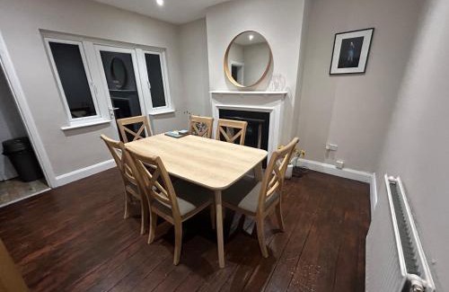 Leigh-on-Sea Apartment | Leigh On Sea -Broadway-Two Bed with Garden