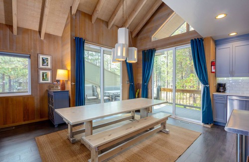 Overlook Park House | LEIS06 - Great for Families, Hot Tub, Ping Pong, Bunk Rooms