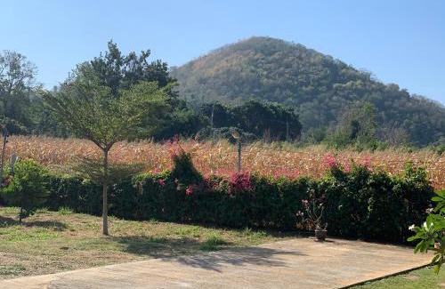 Nong Nam Daeng House | Lek Village Khaoyai