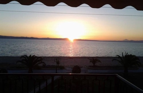 Nea Potidaia House | Lela's apartment on the sea