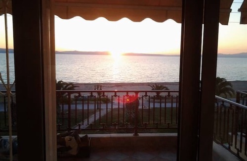 Nea Potidaia House | Lela's apartment on the sea