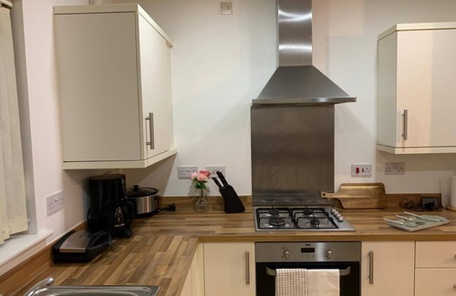 Thames Apartment | Lemon, Large Double Room, Barking, London