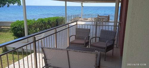 Nea Skioni House | lemonishouse by the sea 1
