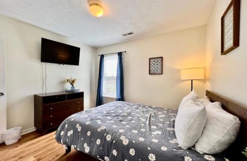 Monroe House | Lennie's House Near the Lake