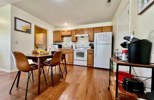 Monroe House | Lennie's House Near the Lake