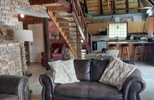 Marloth Park House | Lenny's Den - meet the wildlife!