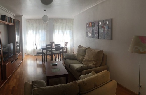 Leon City Centre Apartment | LEON FULL CENTER. MODERN. EXTERIOR. GARAGE