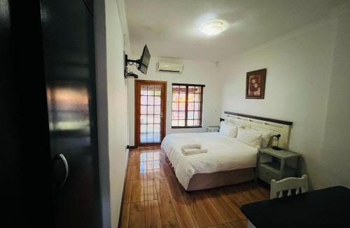 Kimberley House | Leruo's Guest House