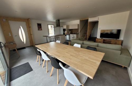 Secondigny House | Les écuries