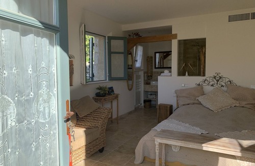 Tourrettes-sur-Loup Bed & Breakfast | Les 4 éléments