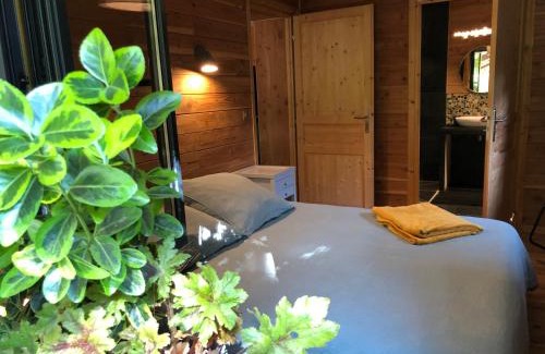 Moye Apartment | LES ACACIAS