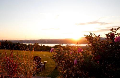 Saint-Pierre-de-l'lle-d'Orleans Hotel | Les Ancêtres Auberge & Restaurant