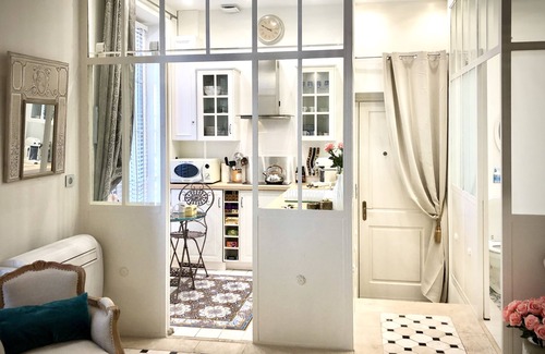 Avignon City Centre Apartment | LES ANGES DELUXE 5* LUXURY HOME - FREE PARKING & JAGUAR SERVICE - PRIVATE TOURS