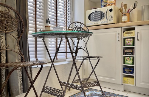 Avignon City Centre Apartment | LES ANGES DELUXE 5* LUXURY HOME - FREE PARKING & JAGUAR SERVICE - PRIVATE TOURS