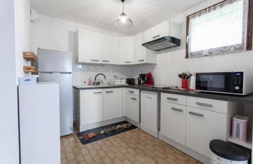 Saint-Leger-les-Melezes Apartment | Les Arolles - Appartement vue sur la montagne
