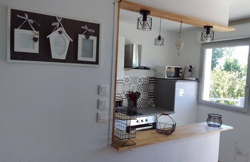 Le Treport Apartment | "Les Baigneurs" Apt 3 * very quiet in resi 2 bedrooms and balcony. Private parking lot