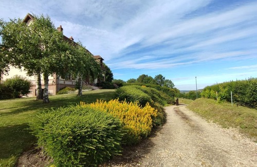 Trepied House | Les Bosquets - NOLLEVAL