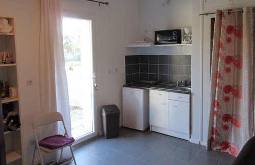 Saint-Cyprien Apartment | Les Cerisiers 5 people in St Cyprien near Collioure. Quiet and sea WiFi.