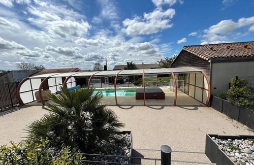 Cherveux House | Les Chènevottes large gîte, family gatherings, friends, colleagues