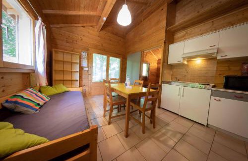 Sauveterre-de-Rouergue Ski Chalet | Les Chalets de la Gazonne