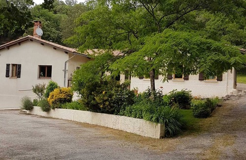 Bruniquel House | Les Cigalises, opposite Bruniquel castle in the heart of the Aveyron valley