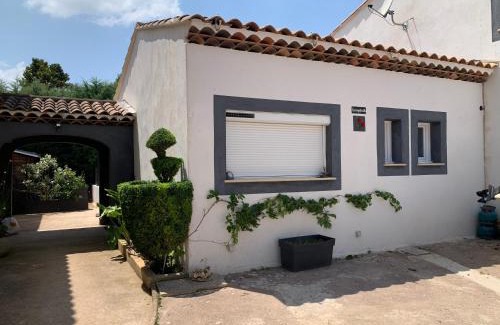 Meyreuil House | Les coquelicots