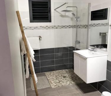 Saint-Louis Villa | Les coquelinnes