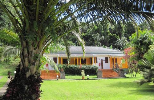 Saint-Claude House | Les Cycas