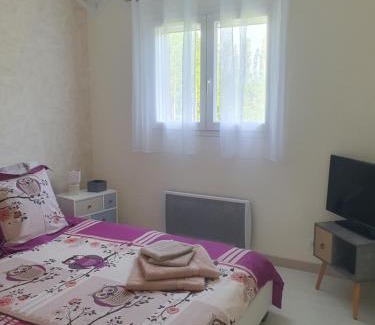 Le Ledat Bed & Breakfast | Les deux glycines Bed and Breakfast