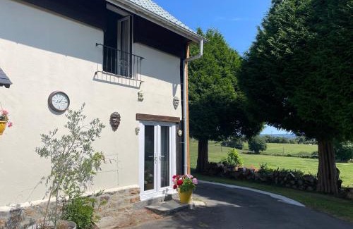 Saint-Georges-de-Livoye House | Les Forges