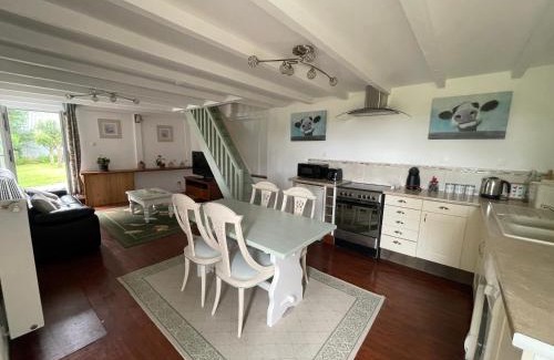 Saint-Georges-de-Livoye House | Les Forges