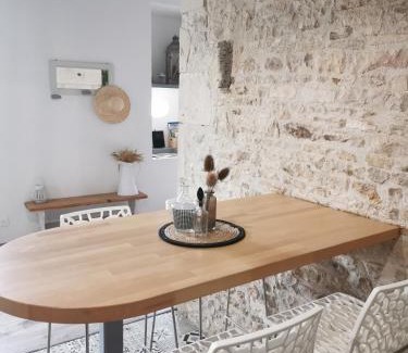 Rom House | Les Gîtes de la Roche Élie