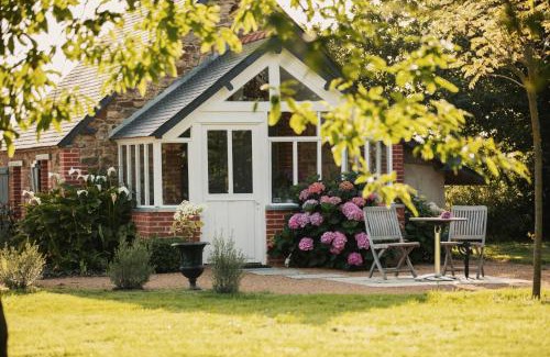 Plouha Bed & Breakfast | Les gites de Kerégal - la cabane de Charlotte