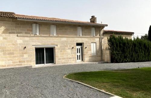 Lussac House | Les Gites de Pilot