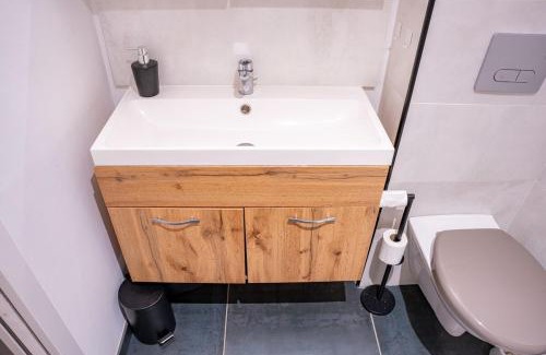 Buxy House | Les Gites du Chenevelles BY PRIMO CONClERGERlE