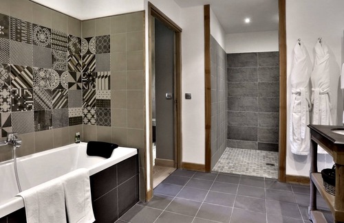 Les Eyzies Hotel | Les Glycines - Hôtel & Spa