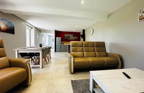 Mosnes House | Les Guernazelles