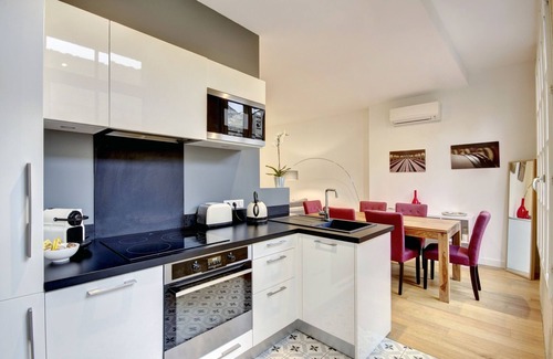 Capucins - Victoire Apartment | Les Halles - Two Bedroom Apartment, Sleeps 5