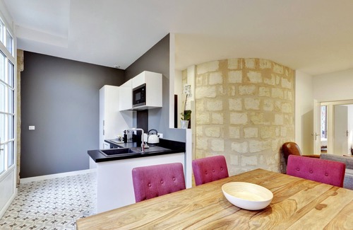 Capucins - Victoire Apartment | Les Halles - Two Bedroom Apartment, Sleeps 5