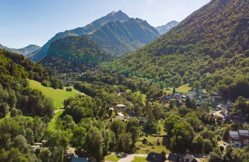 Saint-Colomban-des-Villards Apartment | Les Hameaux de la Perrière by Interhome
