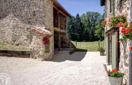 Croizet-sur-Gand House | Les Louveteaux - FR-1-496-25