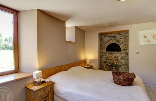 Croizet-sur-Gand House | Les Louveteaux - FR-1-496-25