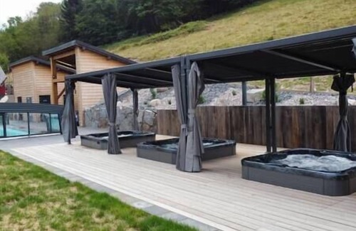 Rochesson Apartment | Les Marronniers: shared spa and pool, playground, 5p