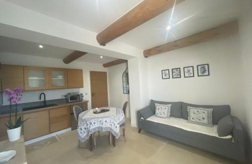 Greoux-les-Bains House | Les Mazets Du Pas