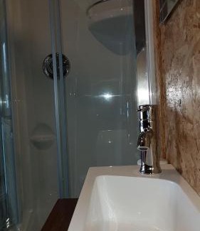 L'Anse-Saint-Jean House | Les Microchalets d'Édouard